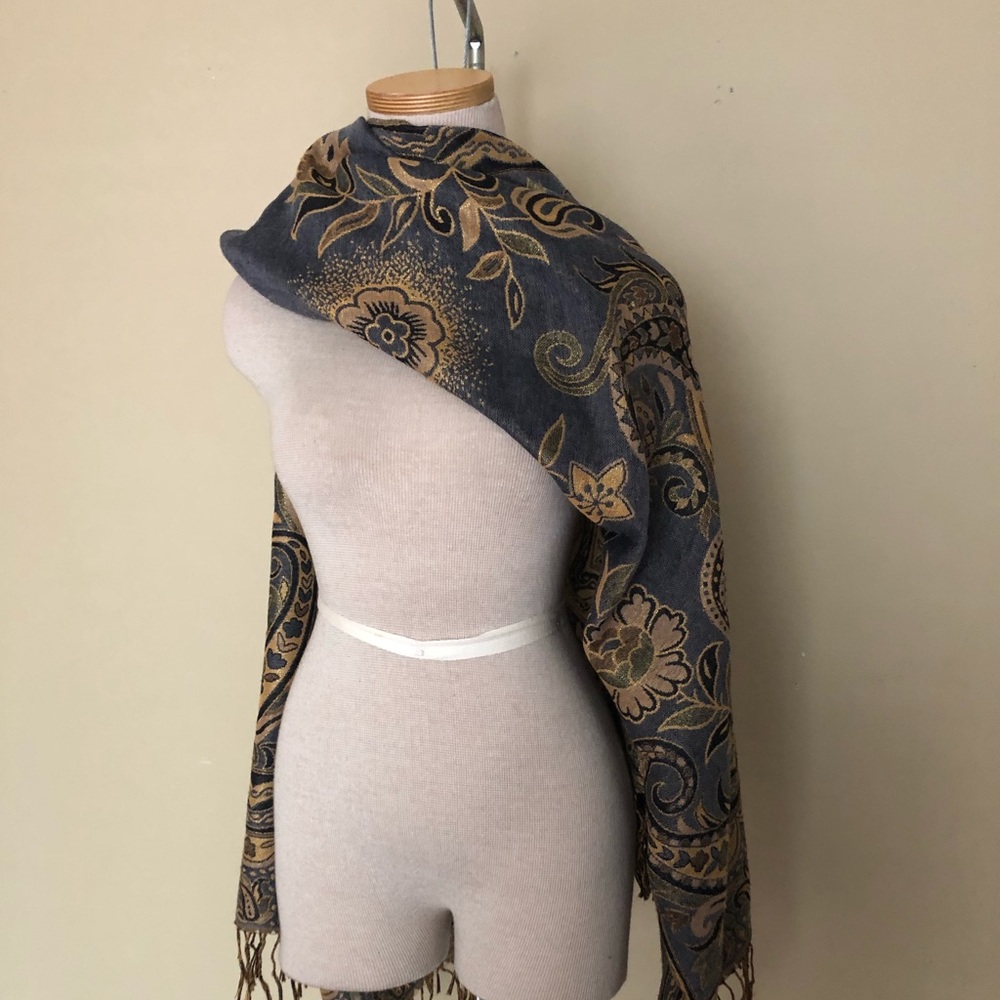 Scarf - Picture 5 of 5